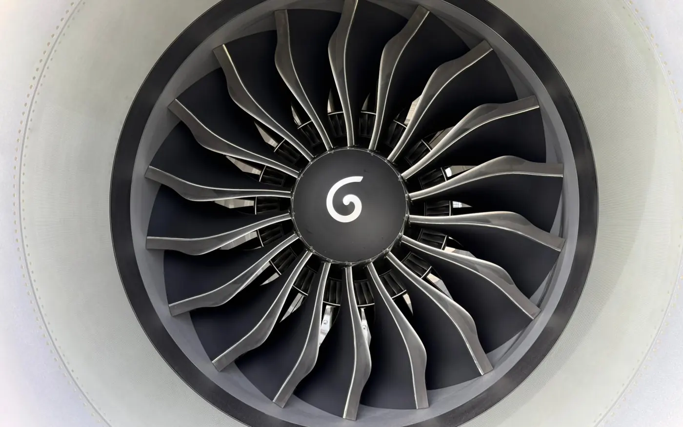 Motor CFM LEAP-1B pe Boeing 737 MAX 8 al TAROM